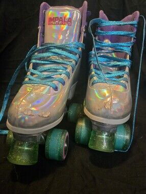 Holographic Size 11 Women Impala Rollerskates.